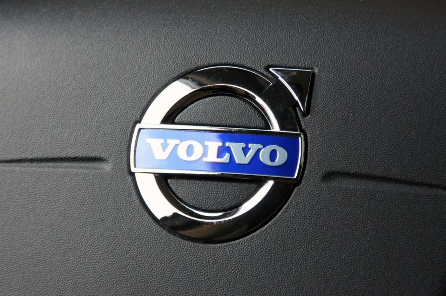  Volvo XC60 R-Design 2012 года  (фото 27 из 90)